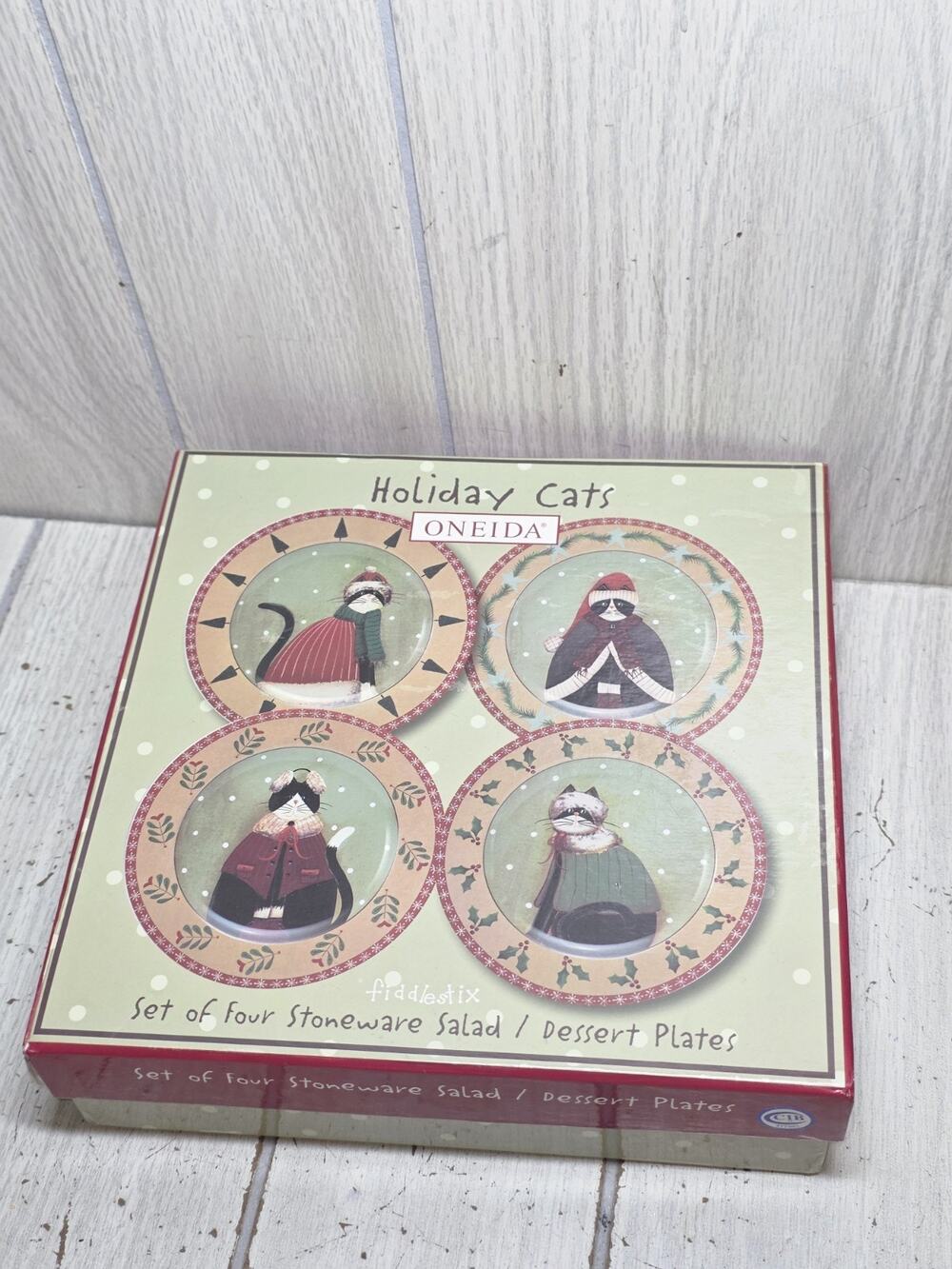 ONEIDA Fiddlestix Holiday Cats Set Of 4 Stoneware Salad And Dessert Plates